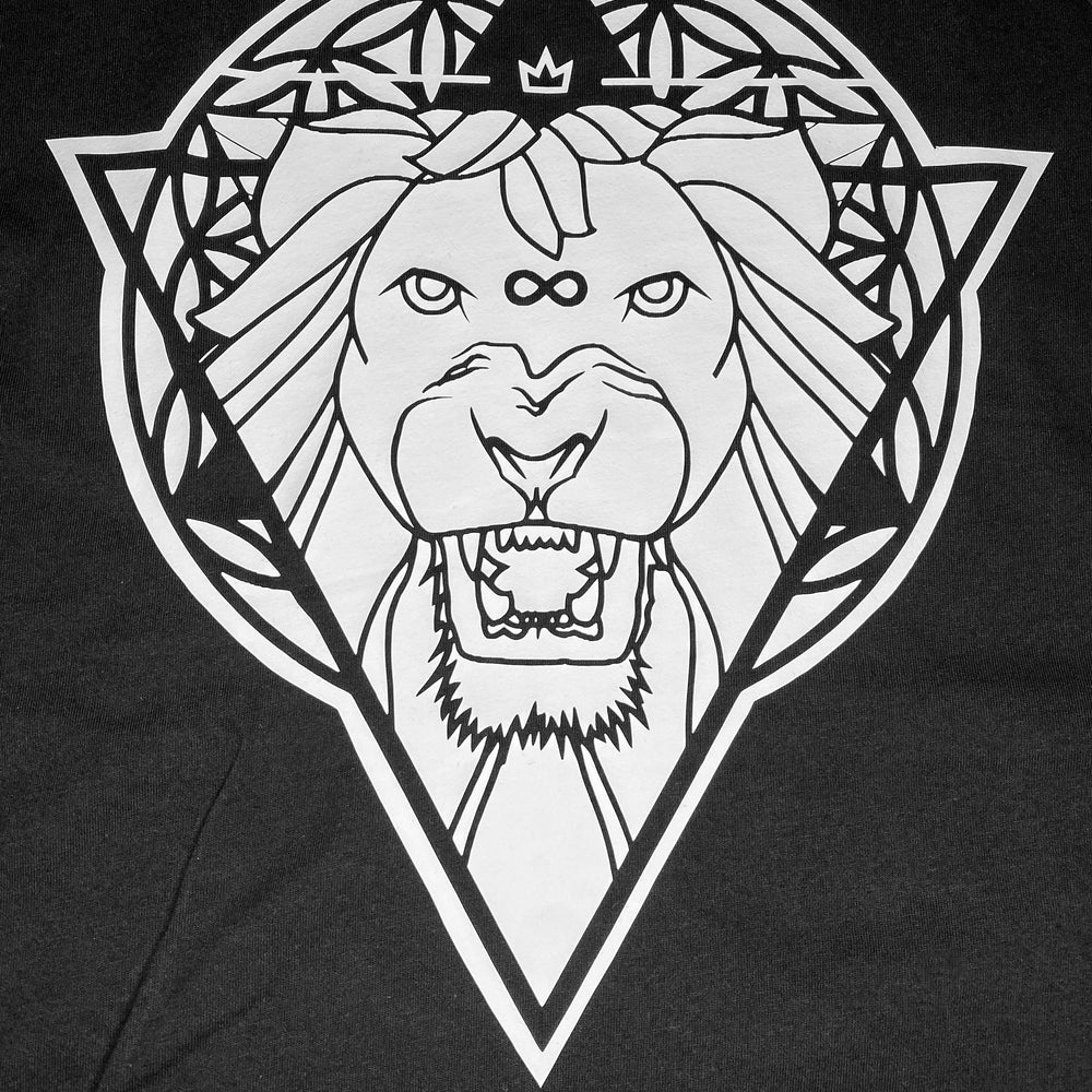 
                      
                        Camiseta ligera de león Hino x Ayos
                      
                    